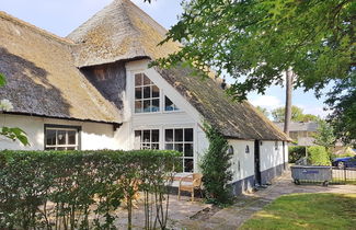 Foto 1 - Lush Farmhouse in Groet Close to the sea and Forest