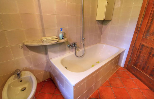 Alluring Farmhouse in Ortignano With Swimming Pool - Foto 47