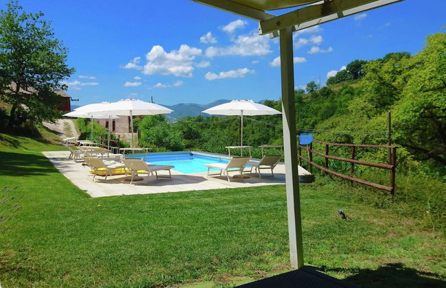 Spacious Villa With Pool in Fabriano Italy - Foto 45