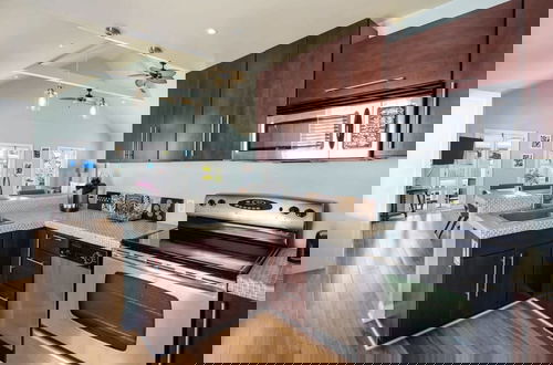 Photo 7 - Sky Suite on Duval by Brightwild Condo w Balcony