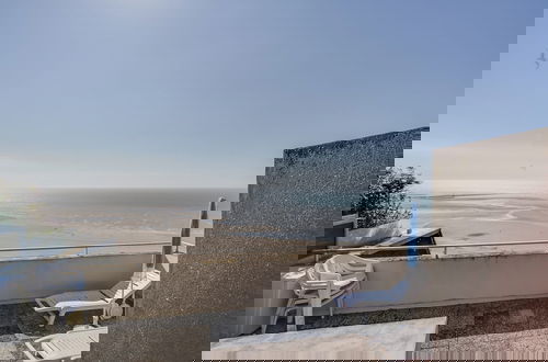 Foto 12 - Duplex Apartment With sea View and Roof Terrace