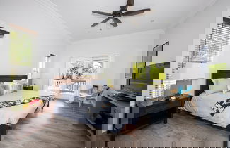 Photo 2 - Salty Dolphin 4 Bedroom Home