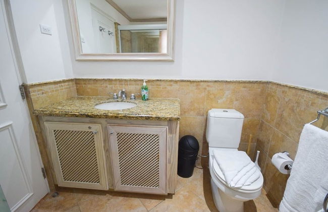 Modern 2-bed Apt Near Beach In St. Lawrence Gap 2 Bedroom Apts by Bluescape - Foto 41