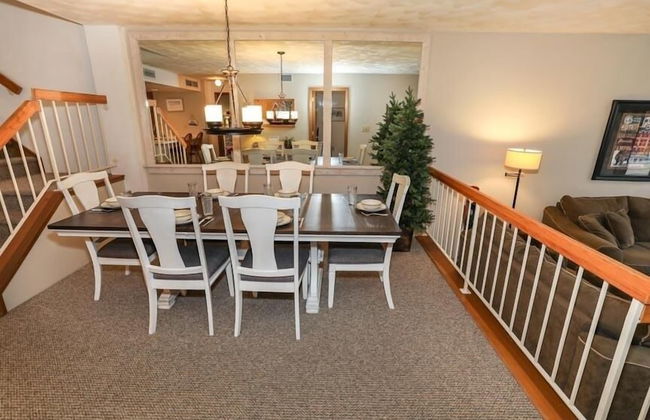 Seven Springs 2 BR Deluxe Condo with Mountain Views by RedAwning - Photo 16
