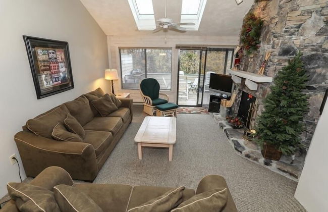 Seven Springs 2 BR Deluxe Condo with Mountain Views by RedAwning - Photo 1