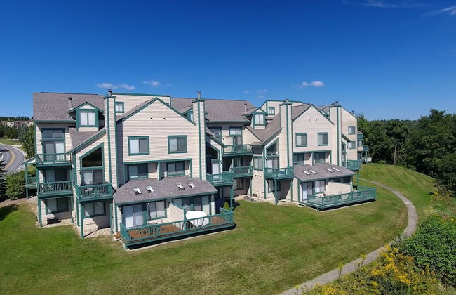Seven Springs 2 BR Deluxe Condo with Mountain Views by RedAwning - Photo 24