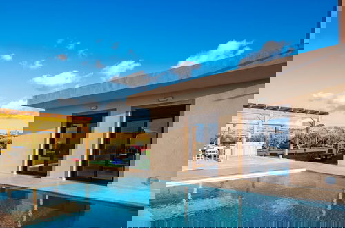 Foto 54 - Villa Red Sunset by Estia