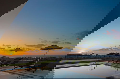 Foto 59 - Villa Red Sunset by Estia