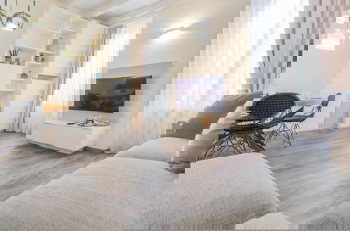 Photo 15 - Modern Stylish Apartment in Como City