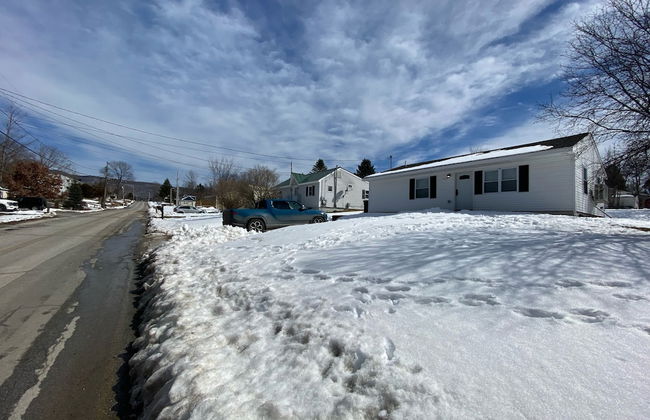 Rutland's Hidden Gem: 2 Br/1ba Renovated Home Close To Everything 2 Bedroom Home - Foto 21