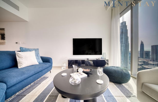 Classy Downtown 2BR w City View Balcony - Foto 1