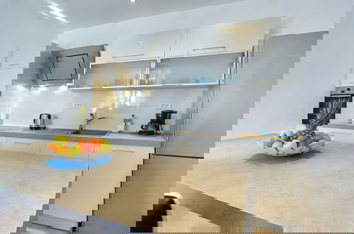 Foto 7 - Comfortable House With Private Pool