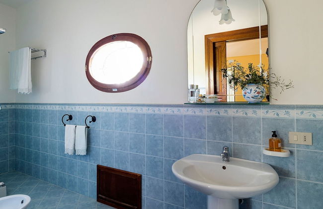 Elegant Villa With Pool and Garden - Foto 17