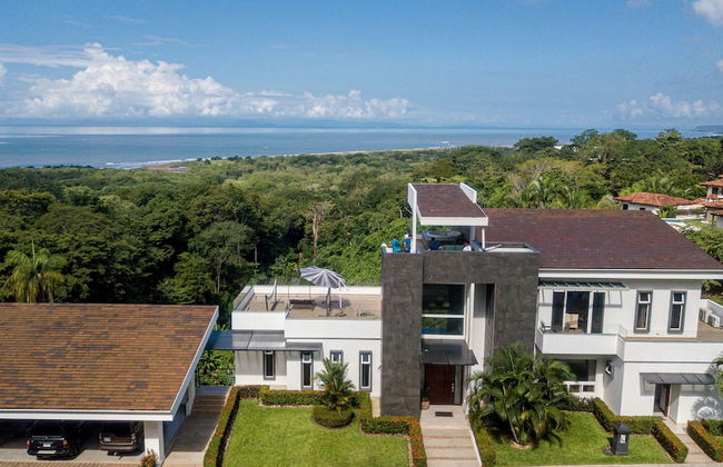 Luxury Hillside Estate at Nativa Resort by RedAwning - Foto 48
