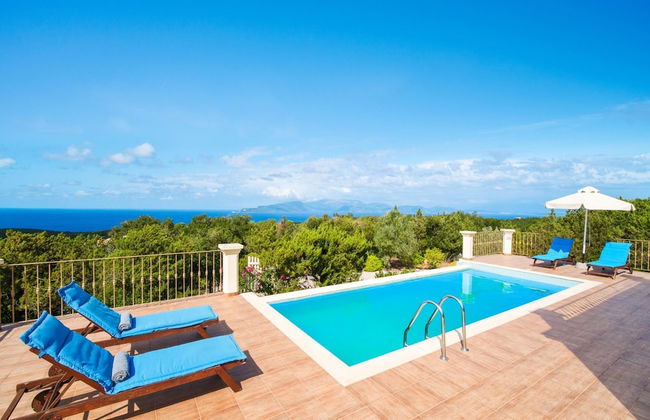 Island View in Antipata - Photo 2