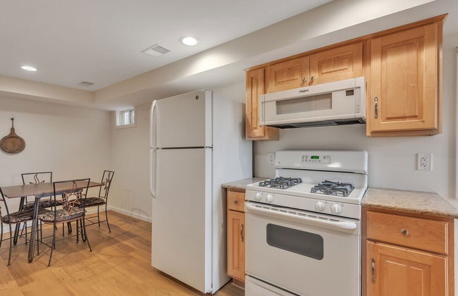 Amazing Lakefront Retreat On Long Lake! 2 Bedroom Home by RedAwning - Foto 15