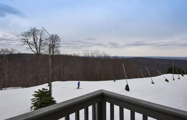 Seven Springs 3 BR Loft Condo, Walk to Slopes! by RedAwning - Photo 18