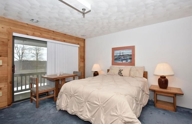 Seven Springs 3 BR Loft Condo, Walk to Slopes! by RedAwning - Photo 4
