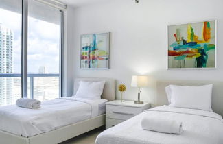 Photo 2 - Luxury 2BR Condo at Icon Ocean View