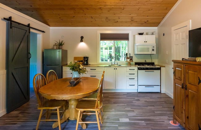Barefoot Villas Cabin 1 Beaver w/ Hot tub - Foto 10