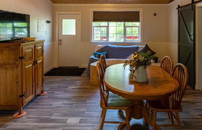 Barefoot Villas Cabin 1 Beaver w/ Hot tub - Foto 12