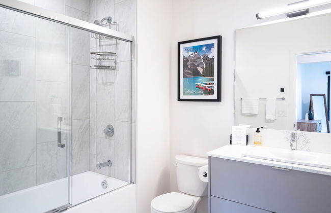 Huckin' Harry's by Revelstoke Vacations - Foto 36