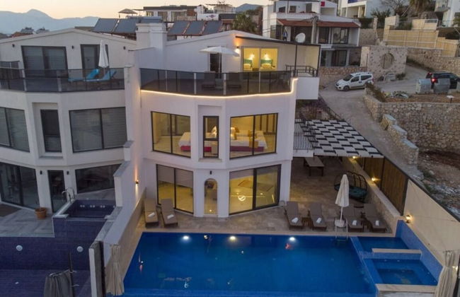 Stunning 4-bedroom Villa in Kaş With Private Pool and Breathtaking Ocean Views - Foto 12