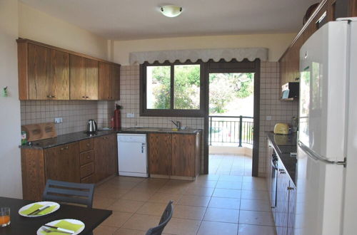 Foto 15 - Villa Only 50m To The Sea, Sleeps 12, Polis