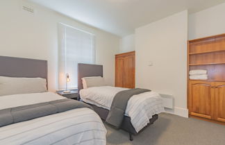 Photo 3 - 4 Bedroom House - Hobart CBD - Parking