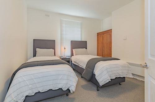 Photo 2 - 4 Bedroom House - Hobart CBD - Parking