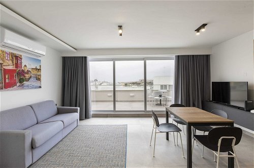 Photo 11 - Gzira Suite 13-hosted by Sweetstay