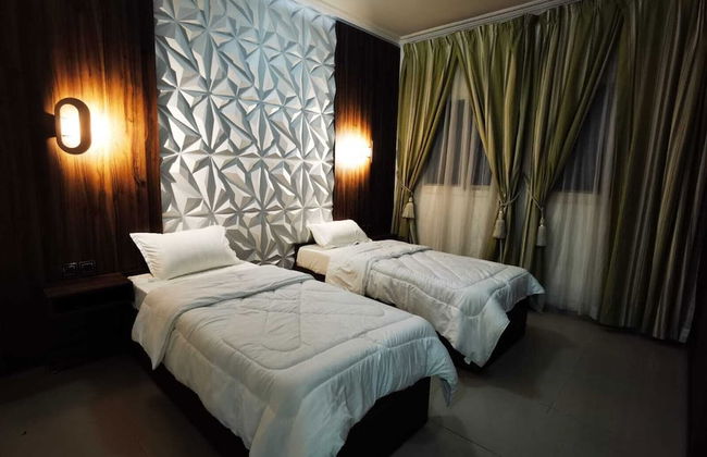 the continent residence - Photo 4