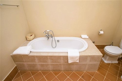 Photo 4 - Luxury 2 Rooms Apt Cypress in Siena Resort