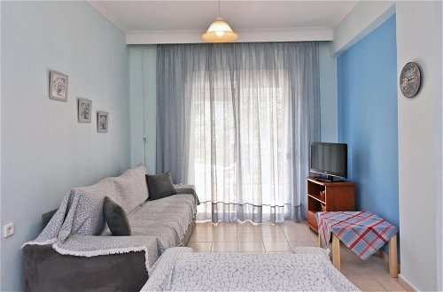 Foto 13 - Lillian Apartment by Travel Pro Services