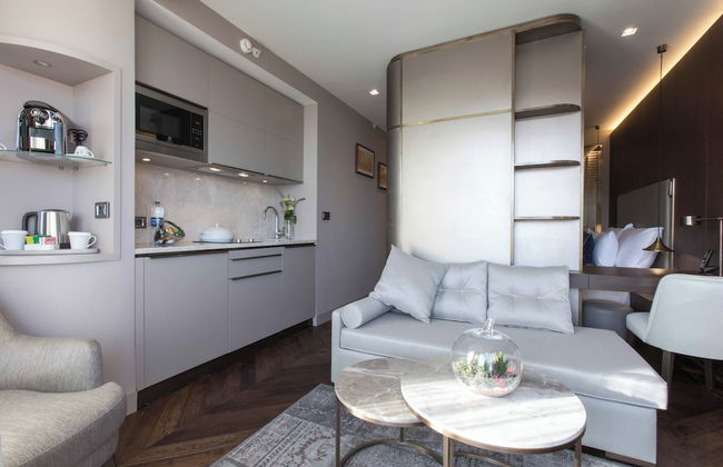 Noble22 Suites - Photo 15