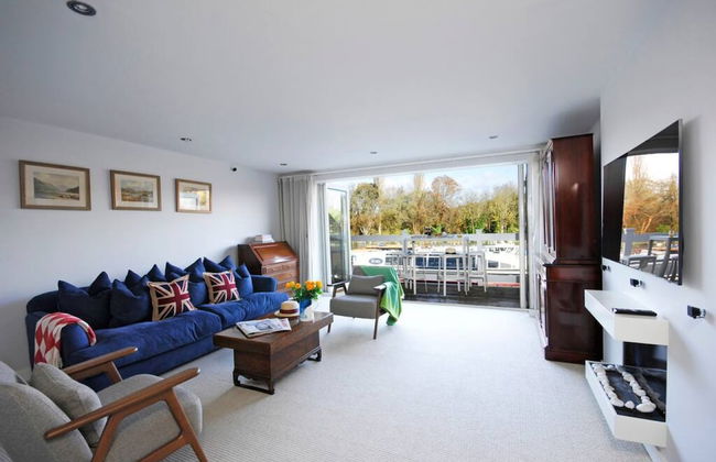 The Oars - Riverfront Property - From 300 Per Night - Foto 12