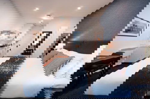 Photo 37 - Gilmer Apartment Hotel