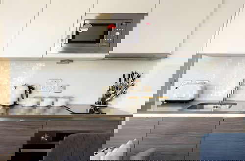 Photo 8 - The Hounslow Apartment