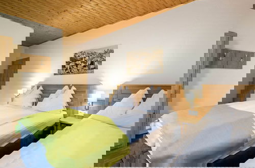 Foto 12 - Luxurious Holiday Home in Saalbach-hinterglemm With Barbecue