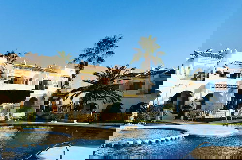 Photo 17 - 2-bed Apartment 10 min Drive to the Beach!