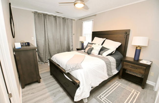 3 Blocks From Nd 3 Bedroom 2 Bath Home 1815 - Photo 6
