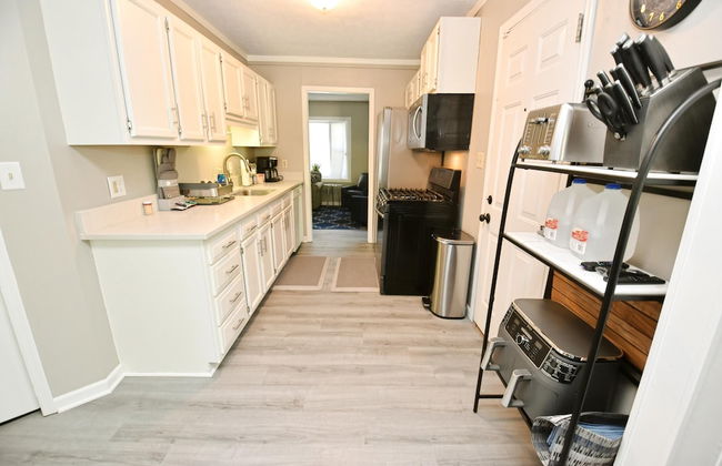 3 Blocks From Nd 3 Bedroom 2 Bath Home 1815 - Photo 3