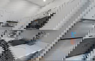 Foto 2 - Modern Condo Perfect For Winter Rental