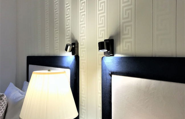 MONDRIAN Luxury Suites & Villas - Photo 30