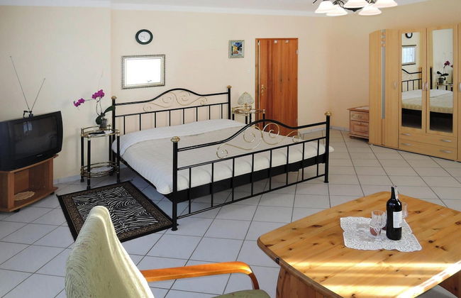 Holiday Home in Lubin Near Wollin Park - Photo 2