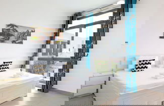 Foto 3 - Luxury 4B and maid's with private garden