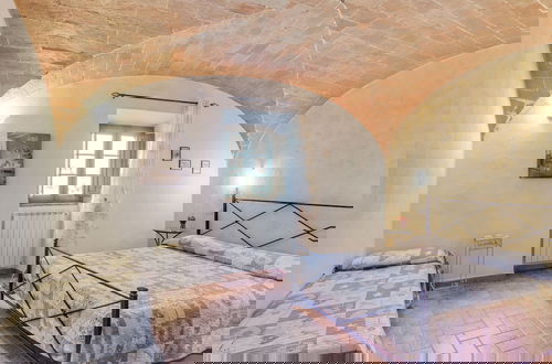 Foto 8 - Lavish Holiday Home in Volterra With Pool