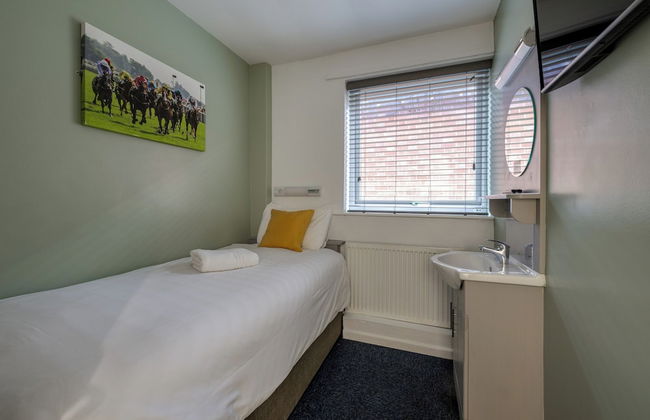 Stableside at York Racecourse - Foto 17