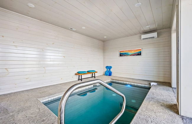 NEW Lake Cabin Sleeps 14 Indoor Pool Hot Tub - Photo 41