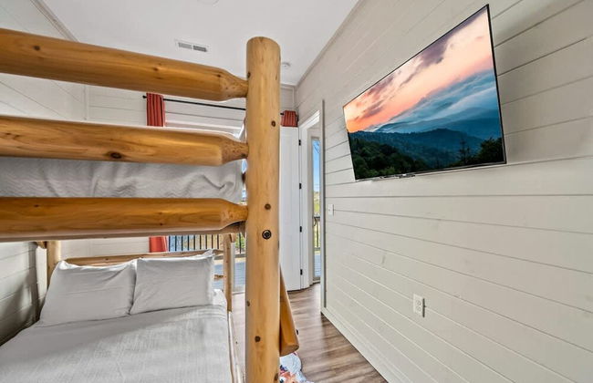 NEW Lake Cabin Sleeps 14 Indoor Pool Hot Tub - Photo 31